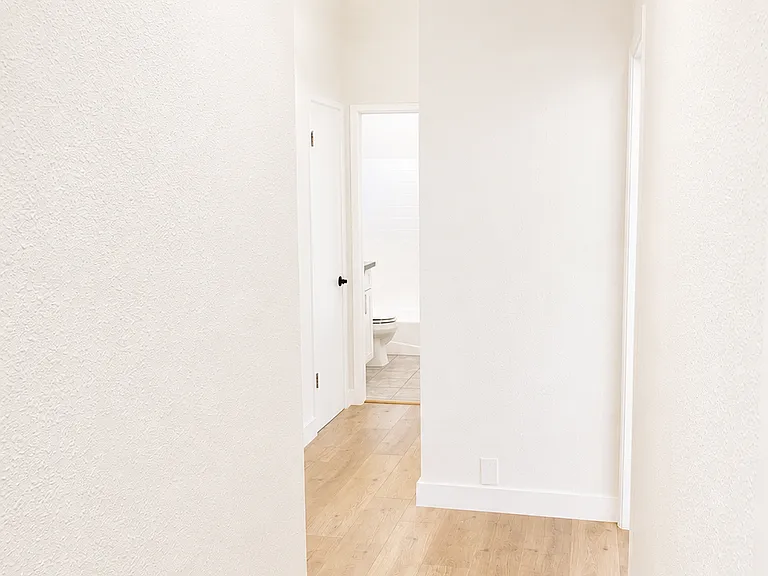 4540 Hazeltine Ave #14 — Photo 12