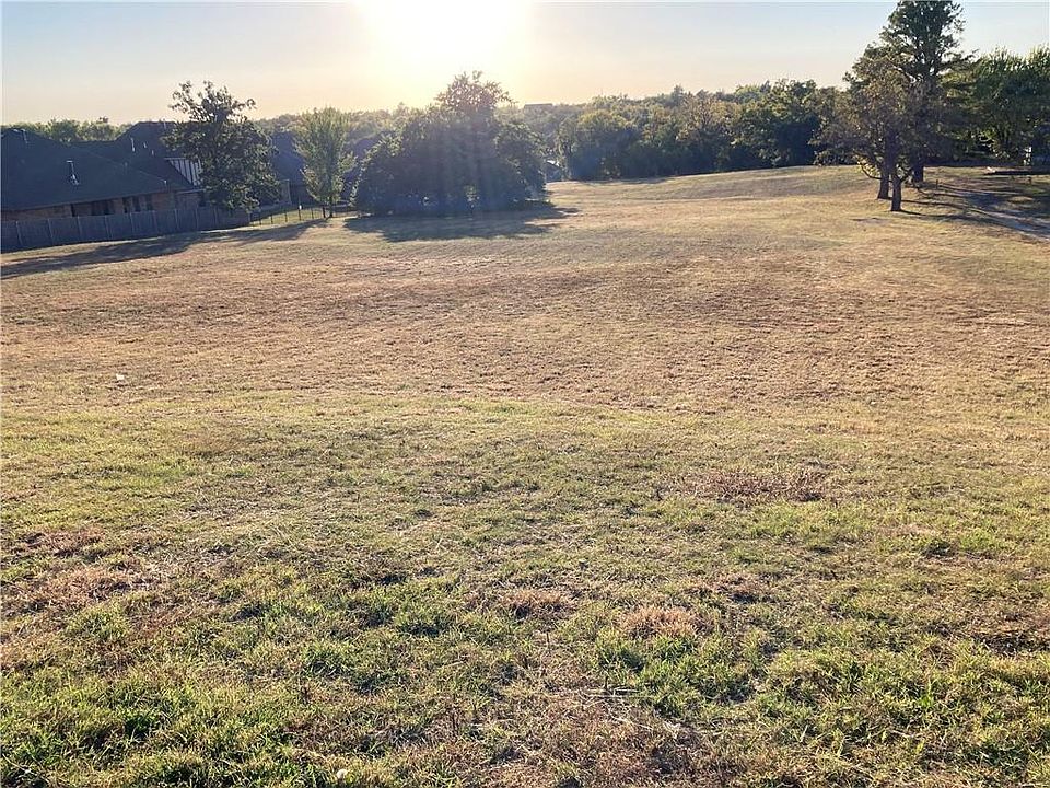 2nd image of 709 N Sooner Rd