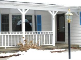 6 Arrowhead Dr, Hadley, MA 01035