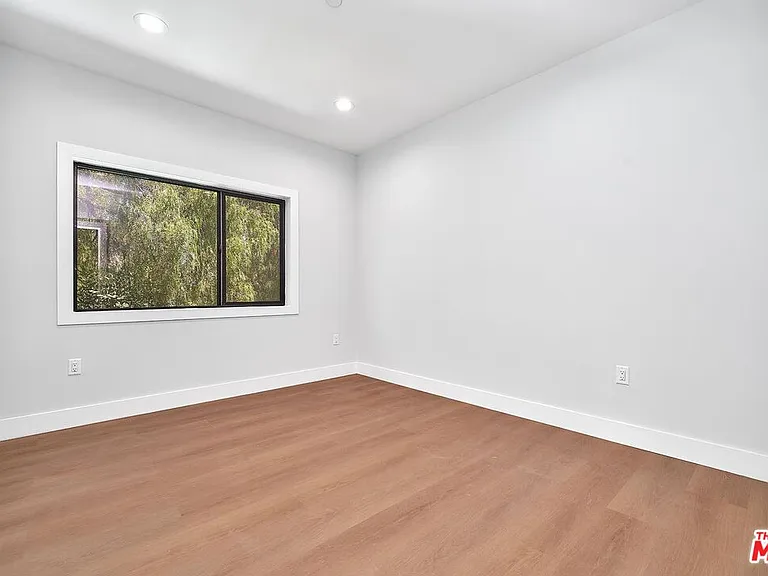 102 Marion Blvd — Photo 37