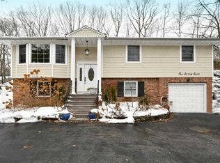 177 Woodbury Rd, Woodbury, NY 11797
