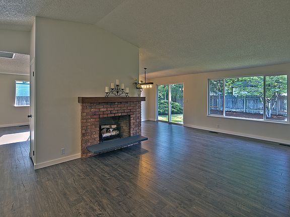 2nd image of 2615 147th St E