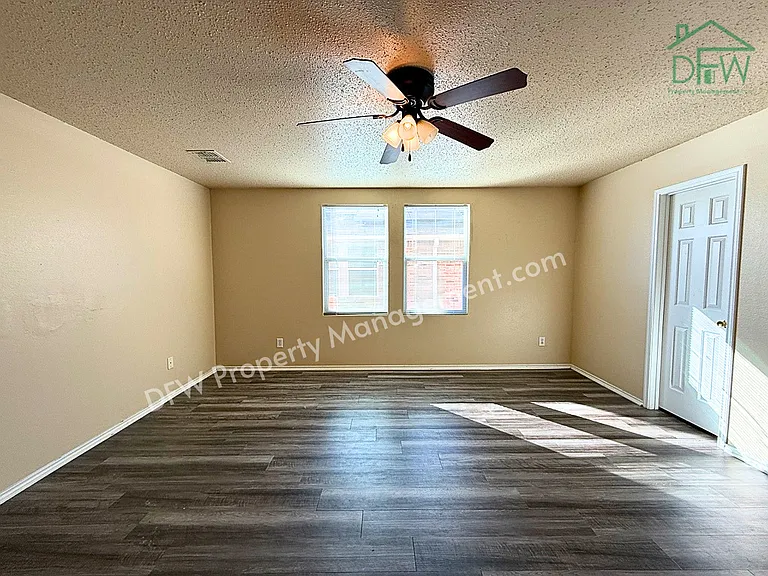 3625 Clydesdale Dr — Photo 9
