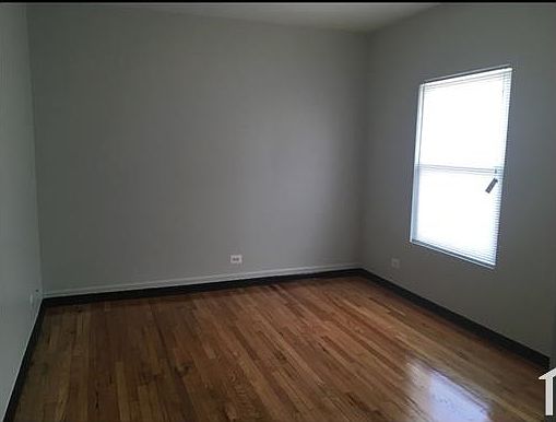 2nd image of 5221 S Calumet Ave #3