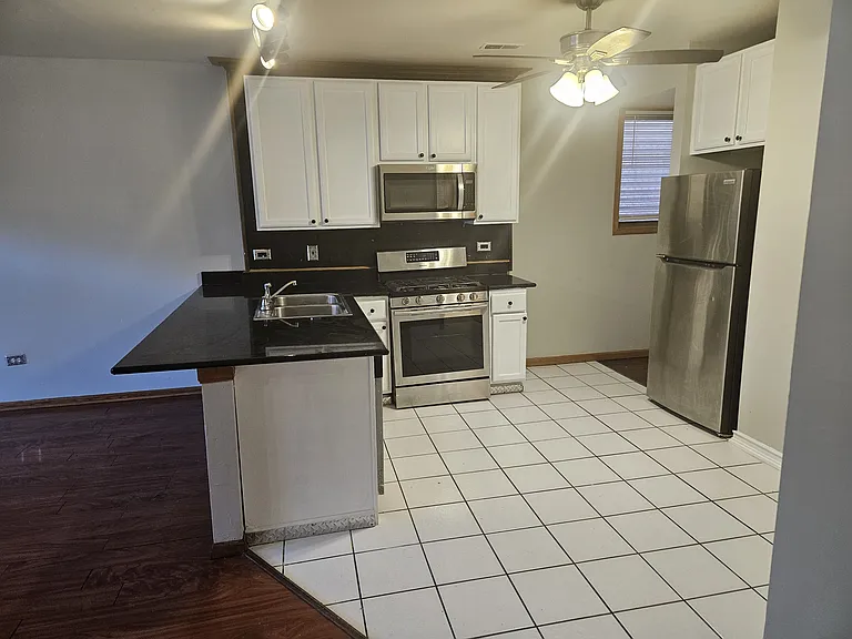 2434 W Polk St #1 — Photo 6