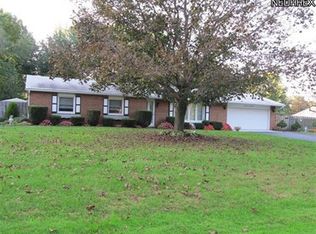 7600 Roselawn Dr, Mentor, OH 44060