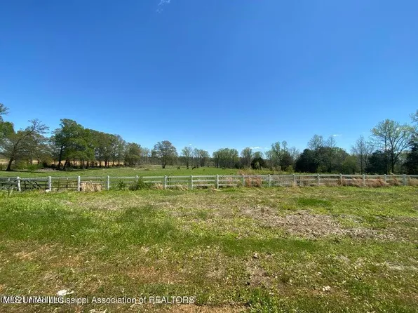 568 Laughter Rd S, Hernando, MS 38632