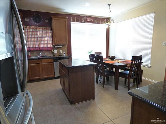 5th image of 1405 Las Brisas Dr