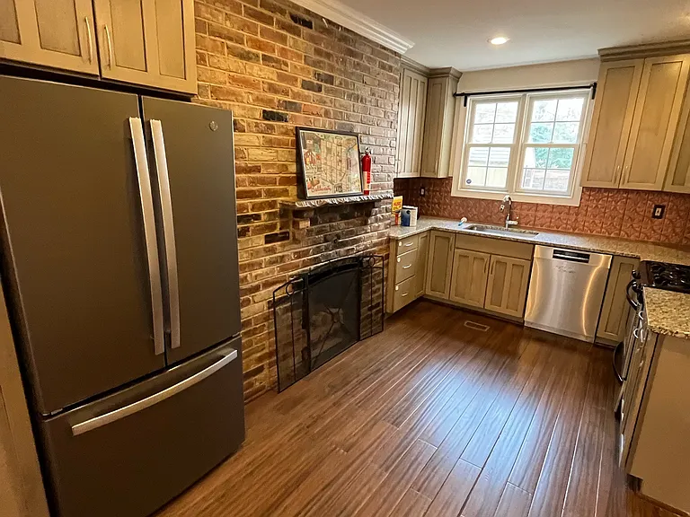 814 Fitzwater St — Photo 3