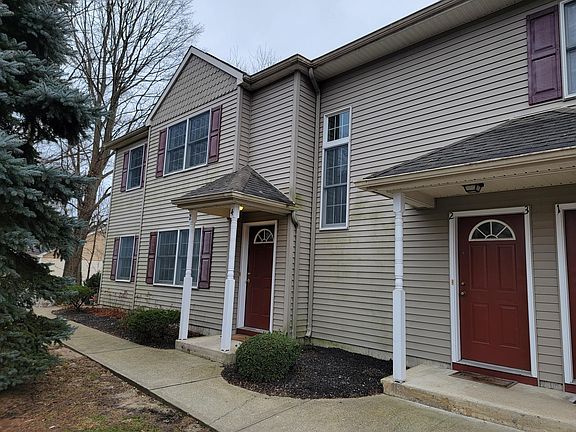 2nd image of 6 Autumn Leaf Ct APT 24