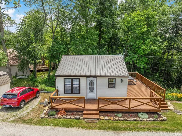 11896 W Breezy Point Dr, Monticello, IN 47960