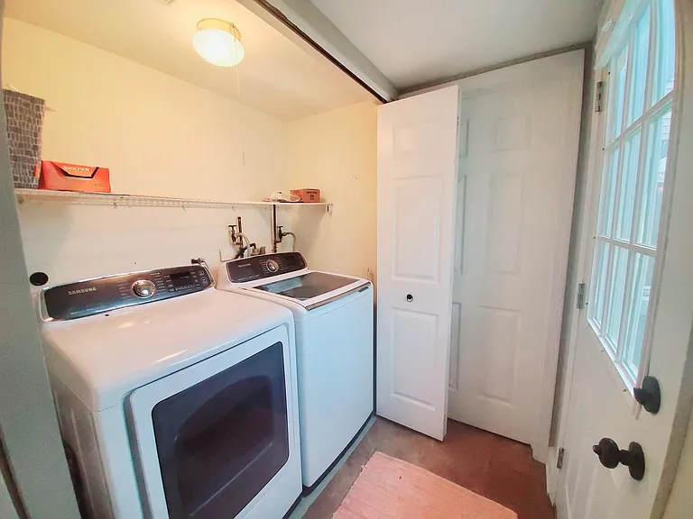 940 Burgess Cir — Photo 11