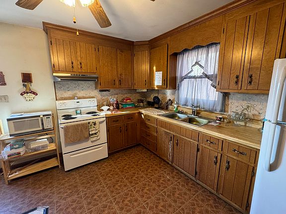 3rd image of 275 Rolling Hill Dr