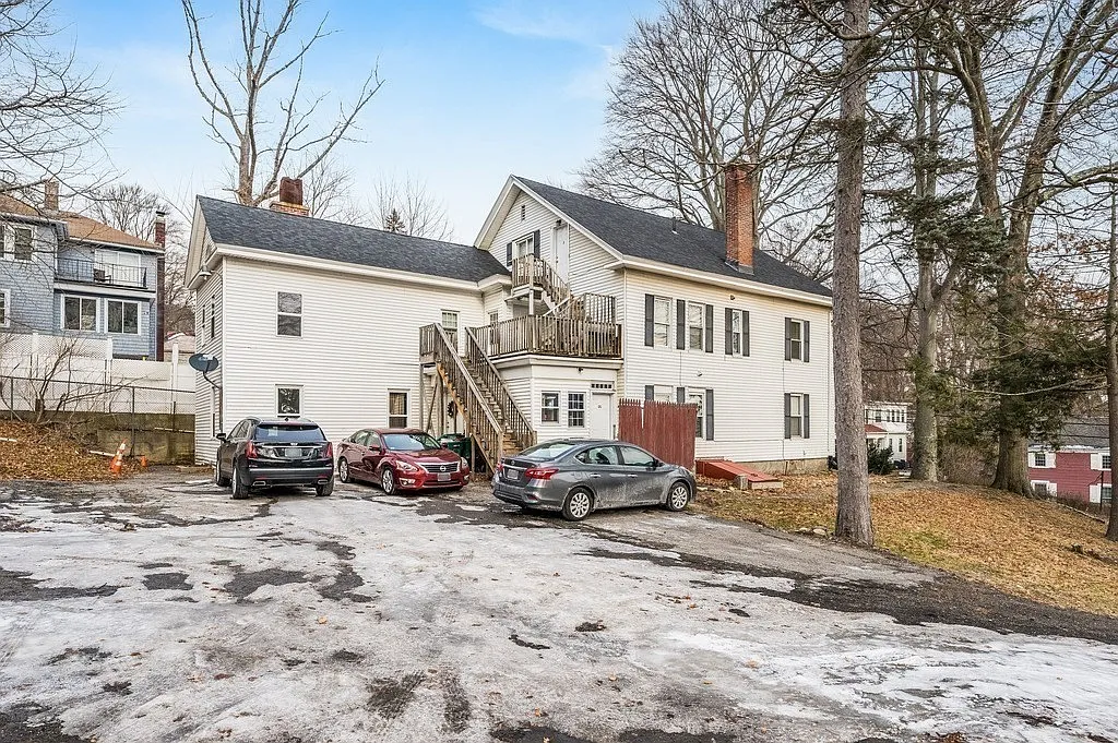 3 bed, $2,100 — Photo 3