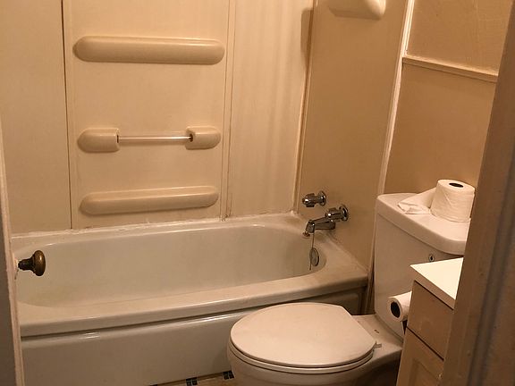 3rd image of 5433 Como Dr