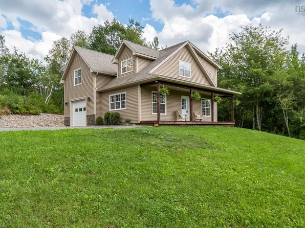 1017 Bog Rd, Falmouth, NS B0P 1L0