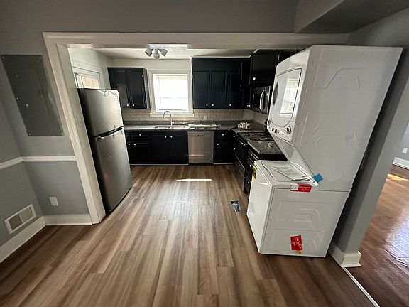 5th image of 7912 Sycamore Ln