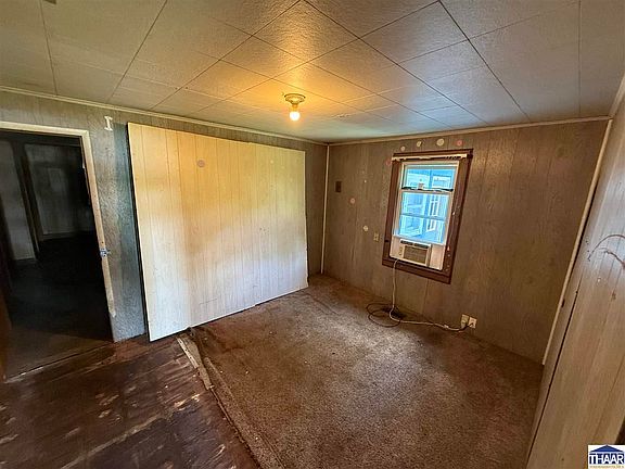 5th image of 2145 Plum St