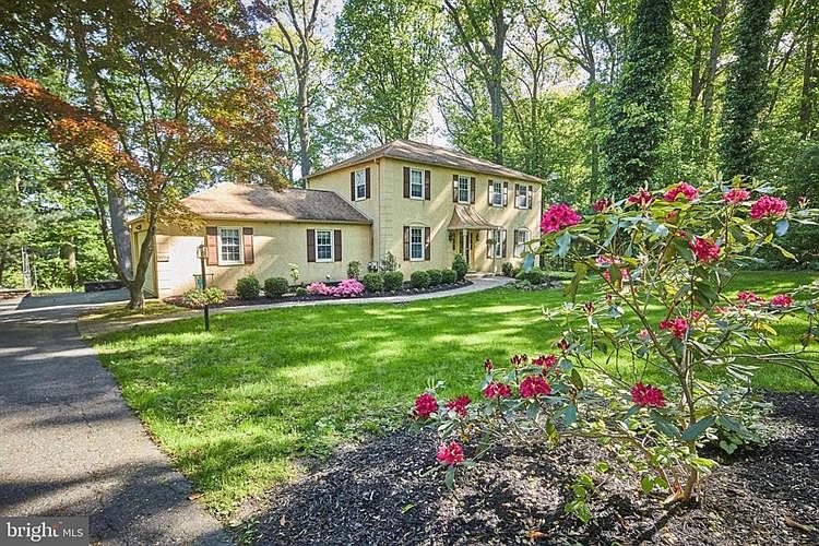 1st image of 806 Lisadell Dr
