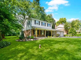 352 Windsor Ln, Inverness, IL 60010