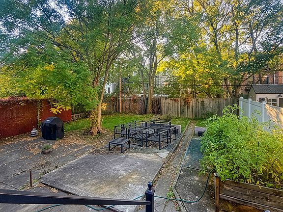 3rd image of 128 E 28th St #1