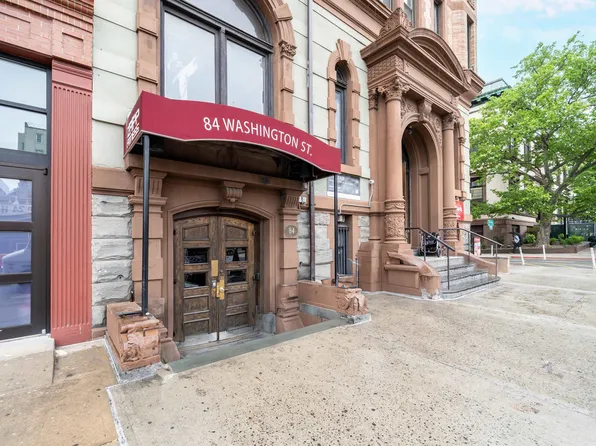 84 Washington Street image 10 of 12