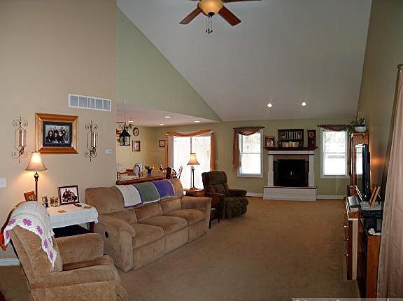 3rd image of 1017 Griffin Ave