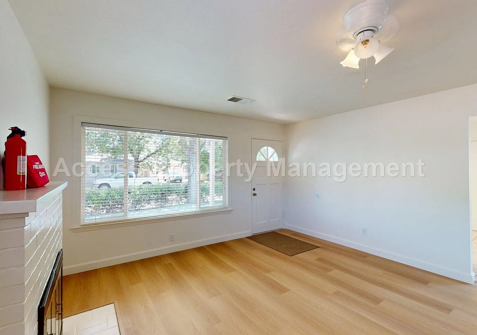3 bed, 1144 sqft, $2,345 — Photo 3