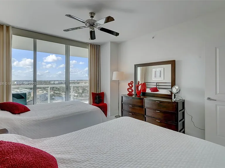 1 N Ocean Blvd #1411 — Photo 16