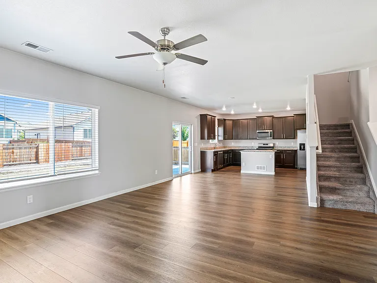 2141 Kerry St — Photo 3