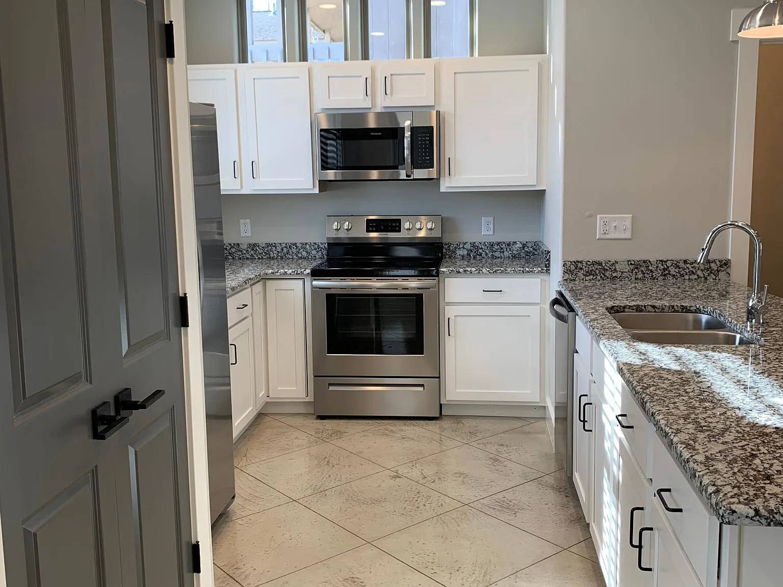 2 bed, 1.5 bath, 1100 sqft, $1,225 — Photo 3
