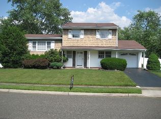 4 Creighton Cir, Old Bridge, NJ 08857