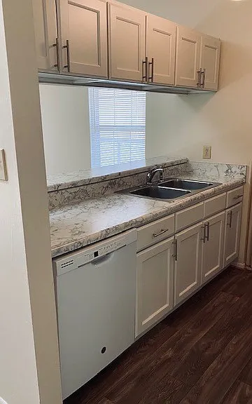4155 Thalia Station Cir — Photo 5