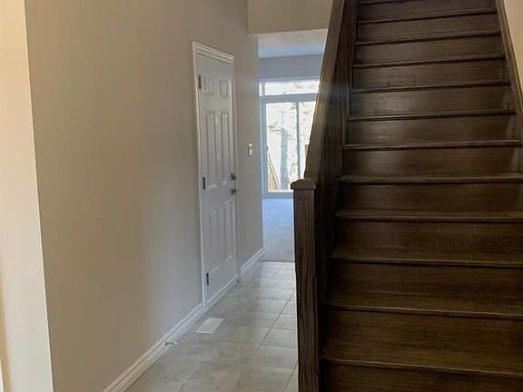 2nd image of 445 Ontario St N #28