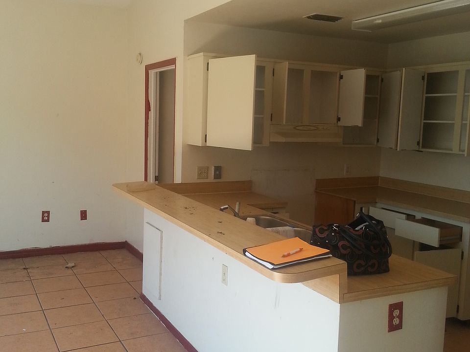1st image of 5988 Wallace Dr