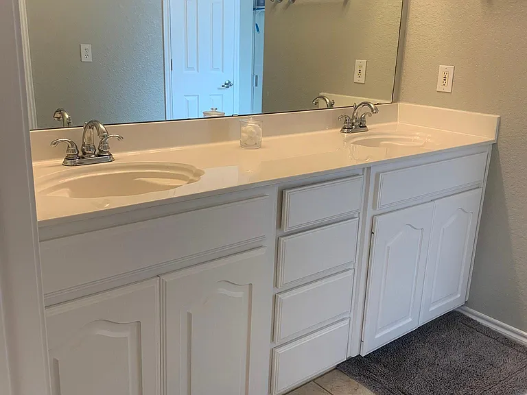 Master Bath with double sinks and vanity!