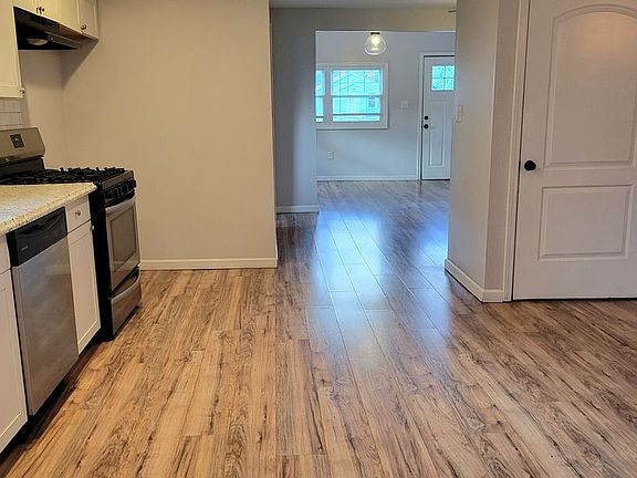 5th image of 5137 Lakeview Dr