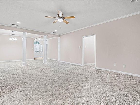 3rd image of 1103 Hillcrest Xing E