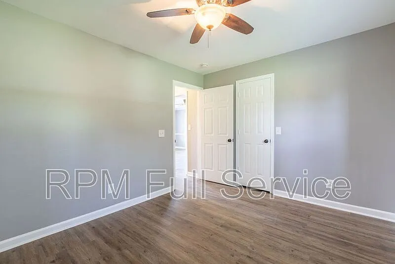 4 bed, 2.0 bath, 1541 sqft, $2,200 — Photo 2