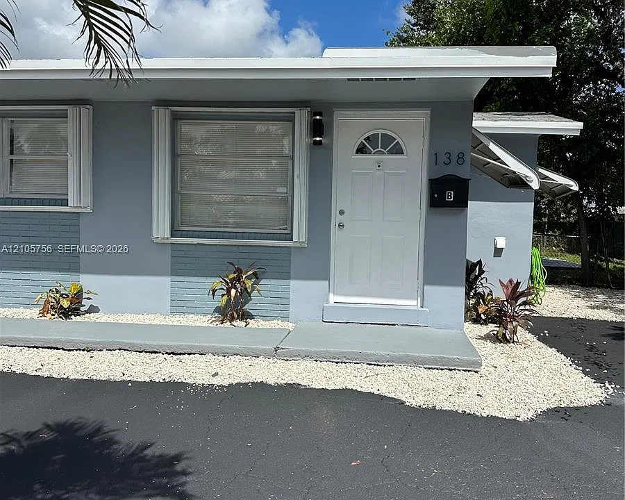 137 SE 2nd Ave #A