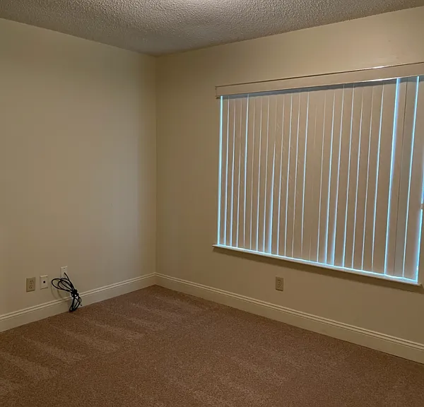 3027 Yorktown Cir — Photo 13