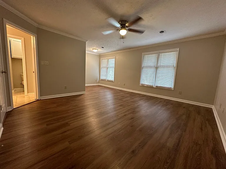 3505 Lakeside Ct — Photo 26