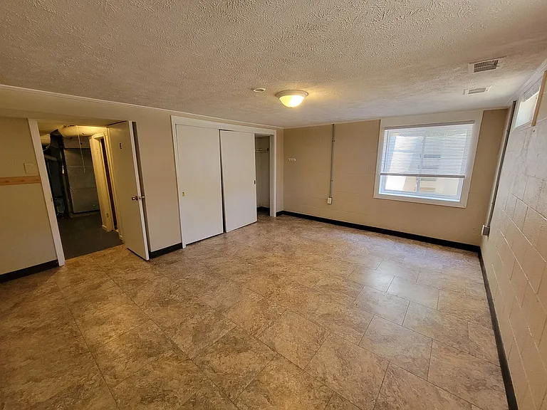 1444 S Bend Ave — Photo 16