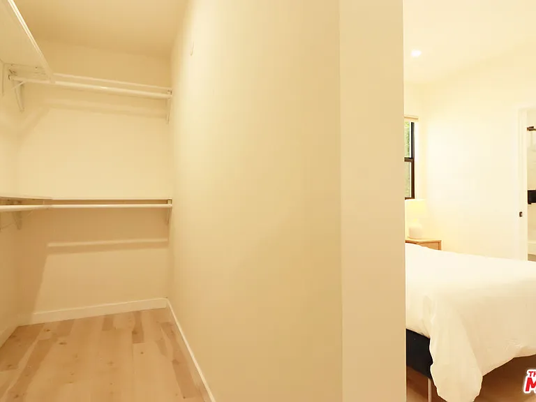9040 Phyllis Ave #D — Photo 16
