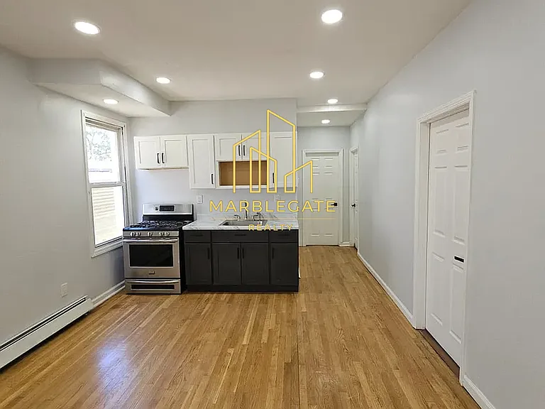 10 Rodwell Ave #11 — Photo 3