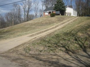 Oliver St, East Liverpool, OH 43920