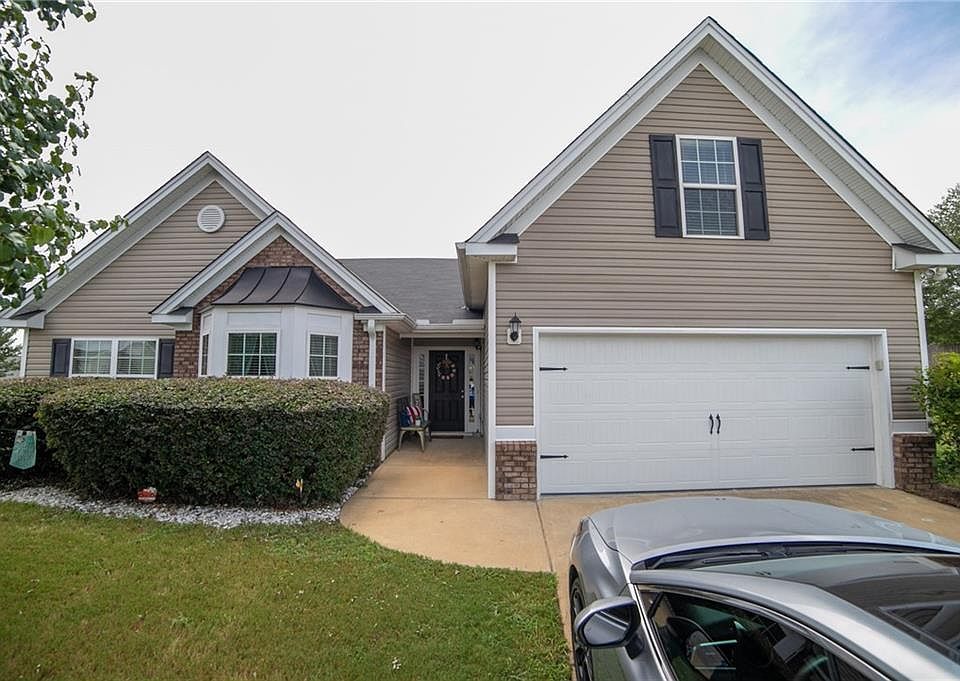 1st image of 11 Oakwood Ct