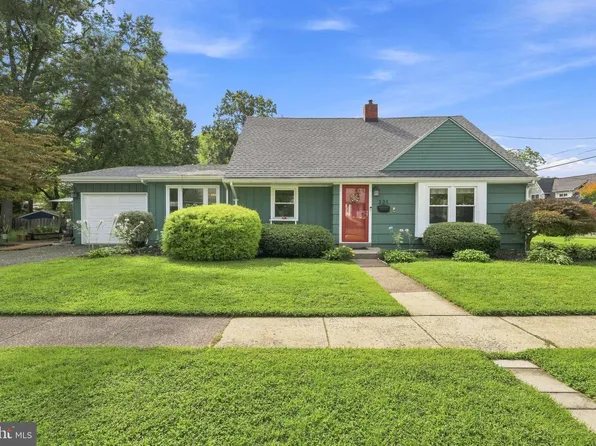 301 High St, Moorestown, NJ 08057