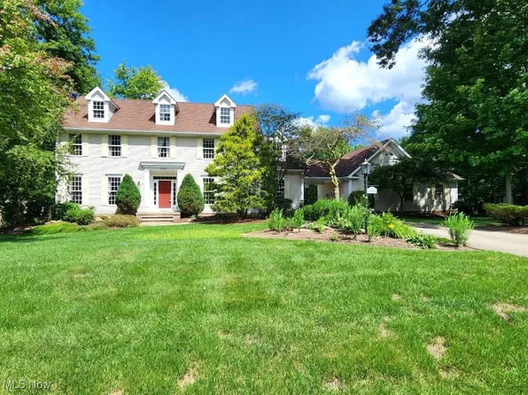 2992 Pine Trails Cir, Hudson, OH 44236