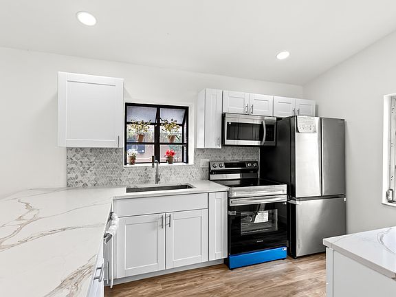 3rd image of 8089 Springtree Road